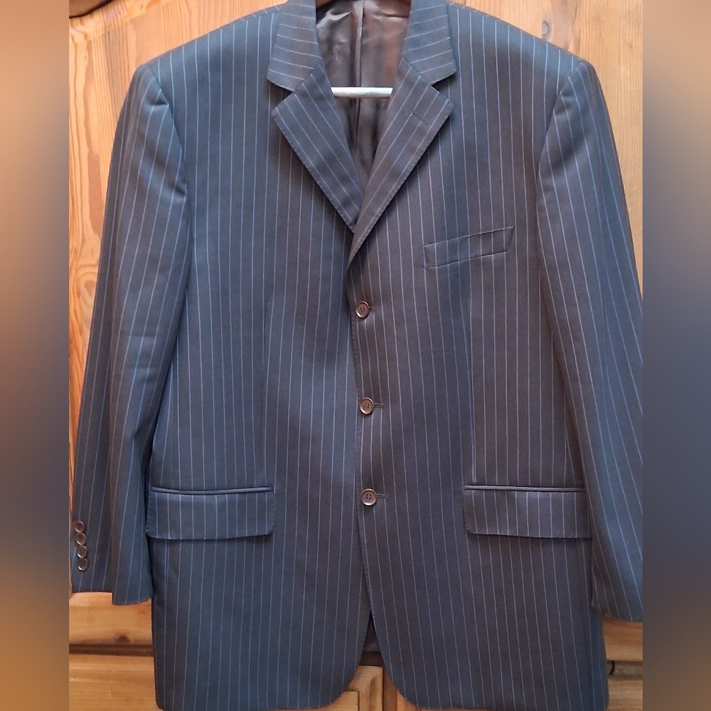 Pinstriped Enzo Men's Suit Jacket 3 button Blazer 2 Front pockets, vent back 50R